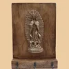Virge de Guadalupe sobre madera natural